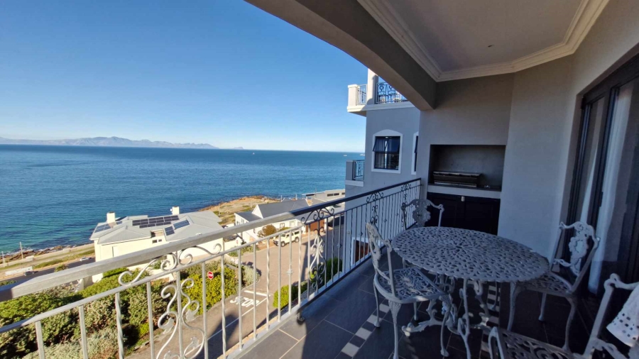 To Let 3 Bedroom Property for Rent in Cairnside Western Cape